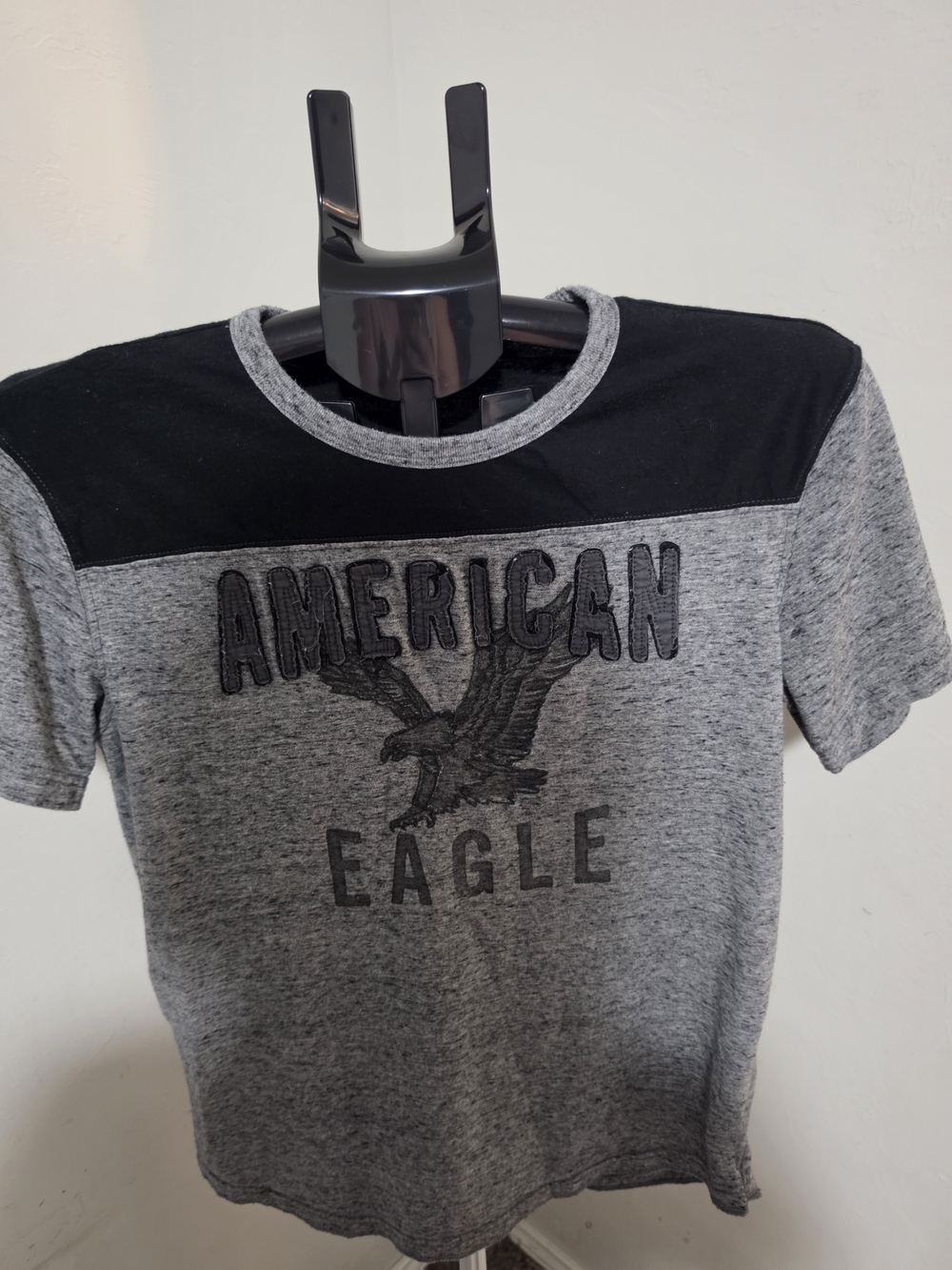 American Eagle Outfitters Men’s Grey Heather Tee with Black Yoke